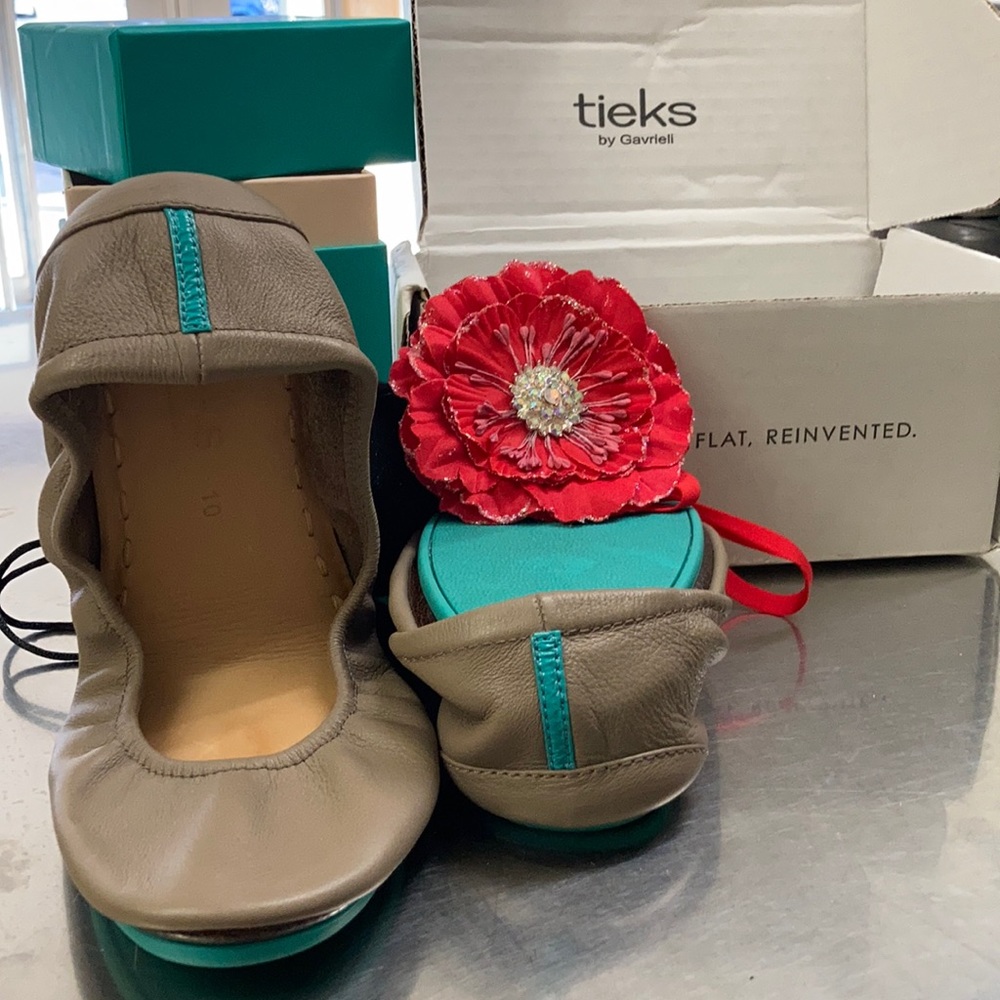Tieks Taupe Size 10
